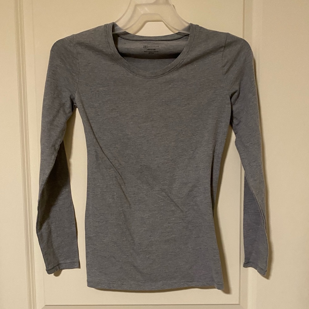 Basic Gray Long-Sleeve Tee